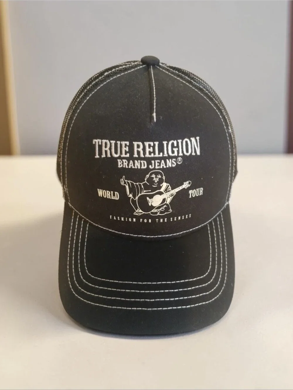 TRUE RELIGION WORLD TOUR BUDDHA TRUCKER HAT SNAPBACK MESH BLACK, EMBROIDERED